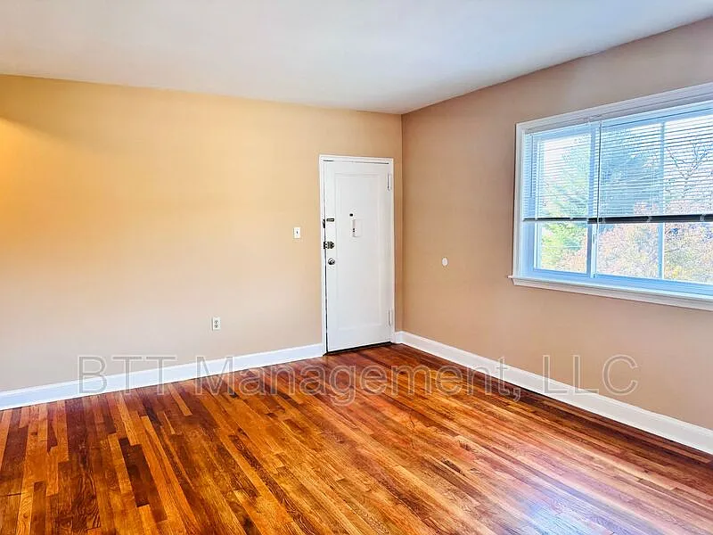 2 bed, 1.0 bath, 750 sqft, $1,595 — Photo 3
