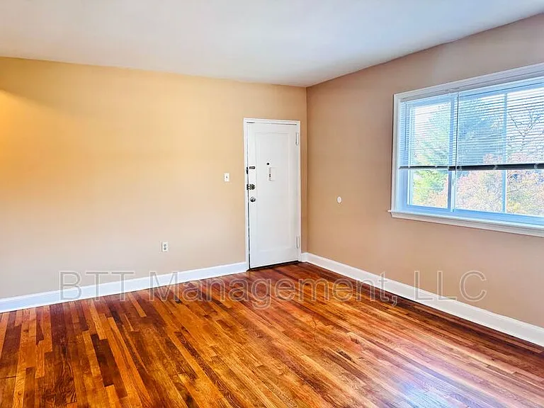 8805 Plymouth St #5 — Photo 3