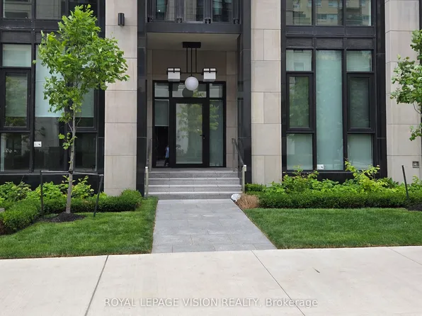 2 Forest Hill Rd #101, Toronto, ON M4V 2L3