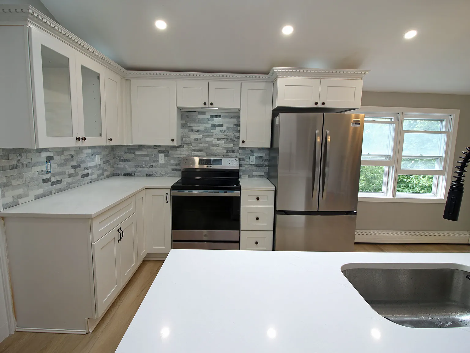 1 bed, 1.0 bath, 700 sqft, $2,200 — Photo 3
