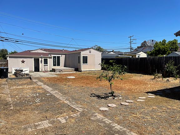 5th image of 7646 Wells Ave