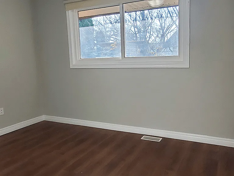 240 Lakeshore Rd #1 — Photo 12