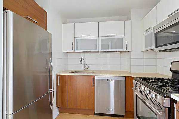 Rented by Compass | media 12