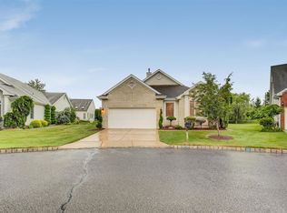 17 Westboro Ln, Monroe Township, NJ 08831