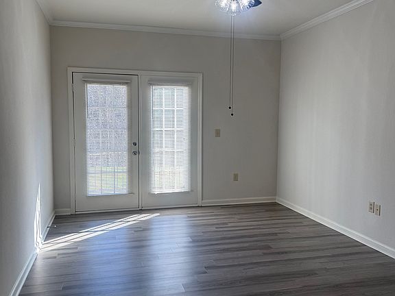 2nd image of 200 Vista Lake Dr APT 1