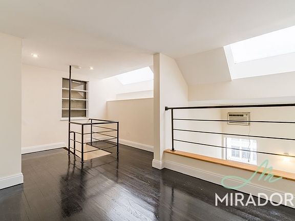3rd image of 455 Park Ave S Ph 2