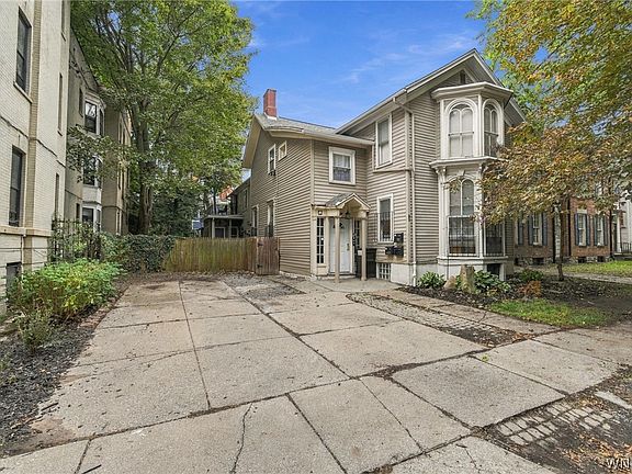 2nd image of 32 Irving Pl