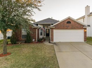 15214 Faircrest Dr, College Station, TX 77845