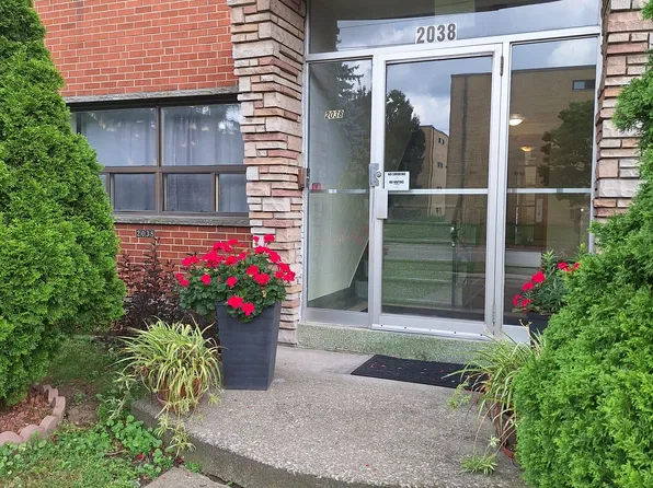 2038 Prospect St, Burlington, ON L7R 1Y9