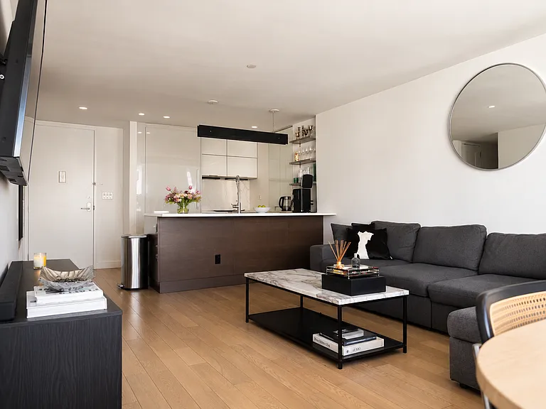 34 N 7th St #8W — Photo 3
