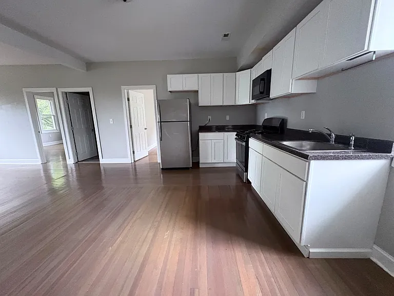151 Howard Ave #22L — Photo 2