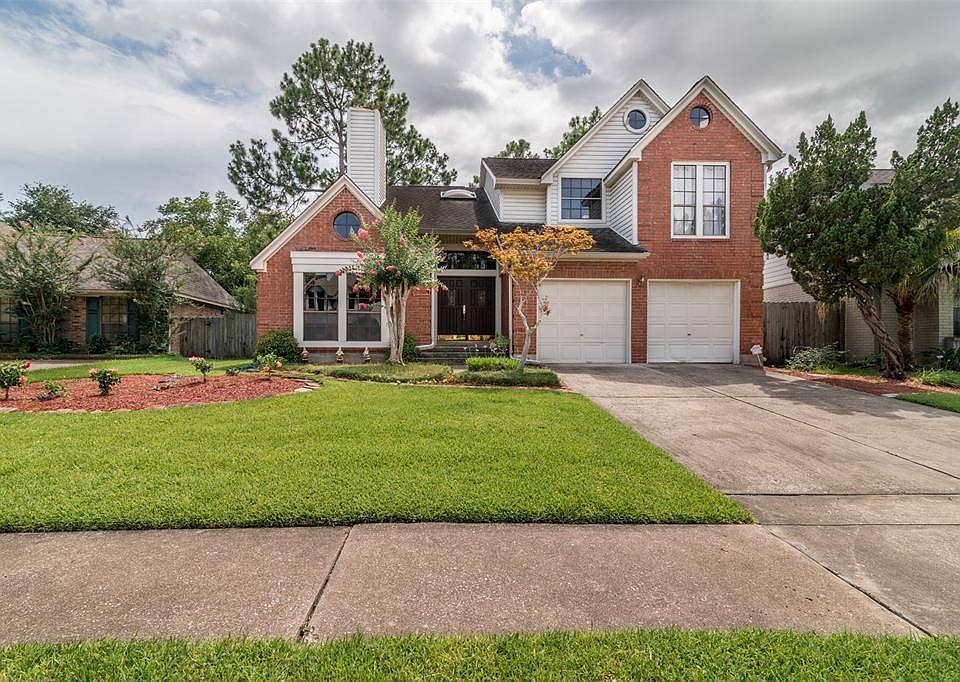 1st image of 15122 Cranbourne Dr