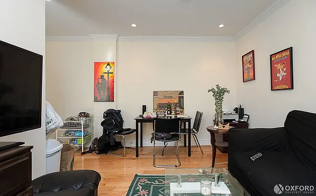 Rented by Oxford Property Group | media 31