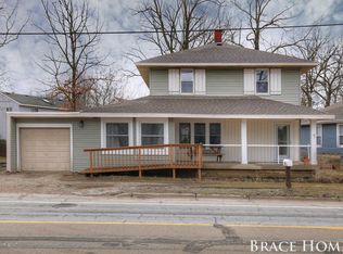 67 Lamoreaux Dr NE, Comstock Park, MI 49321