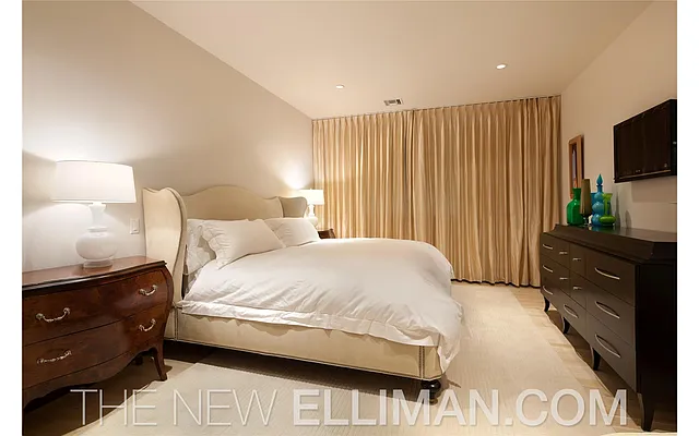 Sold by Douglas Elliman | media 10