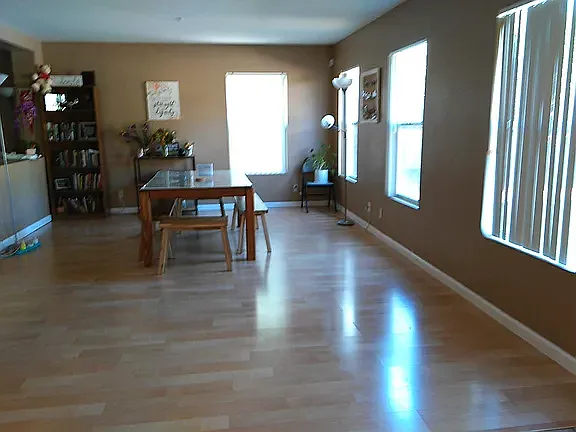 3 bed, 2.5 bath, 2344 sqft, $3,300 — Photo 3