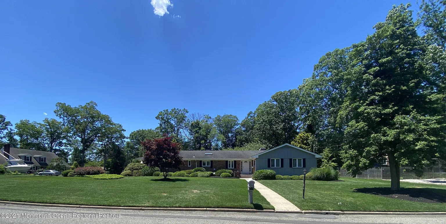 614 Duchess Ct photo 1