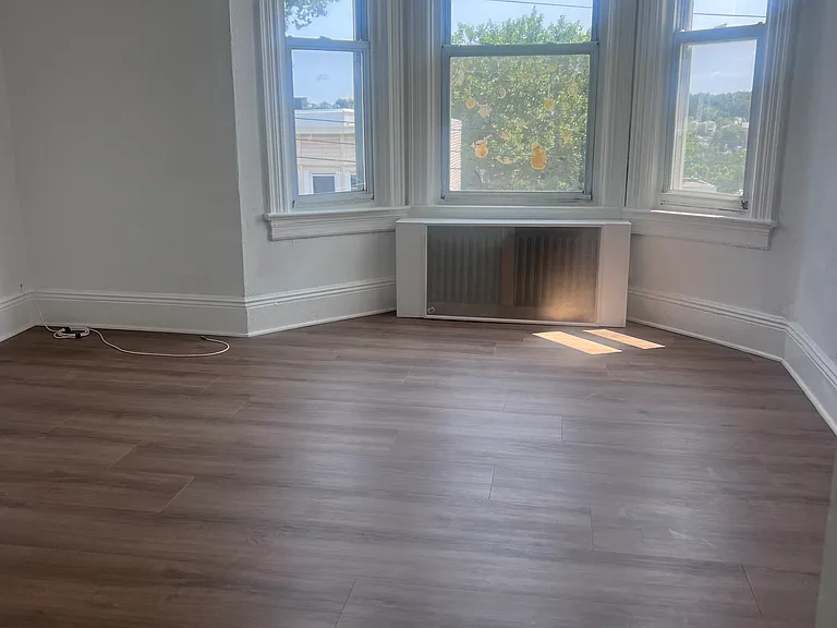 143 Voss Ave #3 — Photo 5