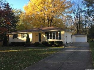 2417 Cayuga St, Niagara Falls, NY 14304