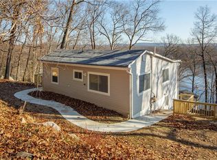 274 Lake Dr, Lake Peekskill, NY 10537