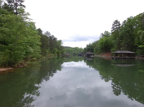 220 Featherstone Dr, Sunset, SC 29685