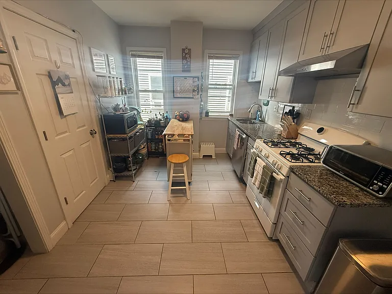 29 Waverly St #1 — Photo 23