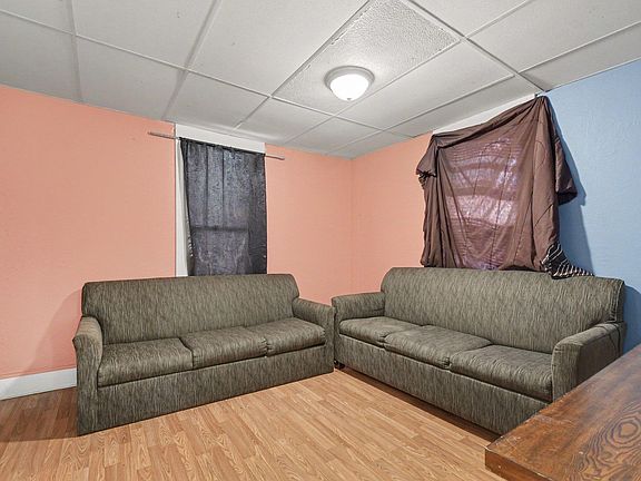 4th image of 1537 S Main St