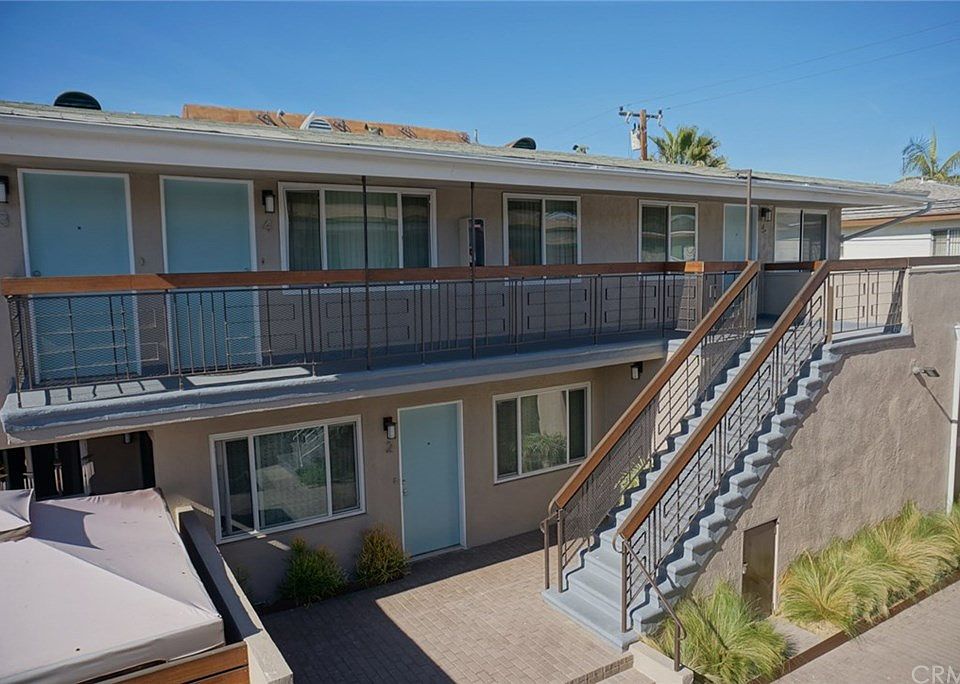 1st image of 2917 W Rosecrans Ave