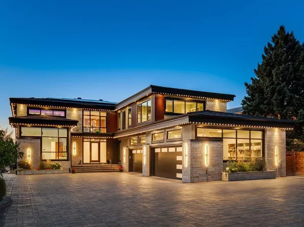 1911 SE 52nd St NW, Calgary, AB T3B 1C3