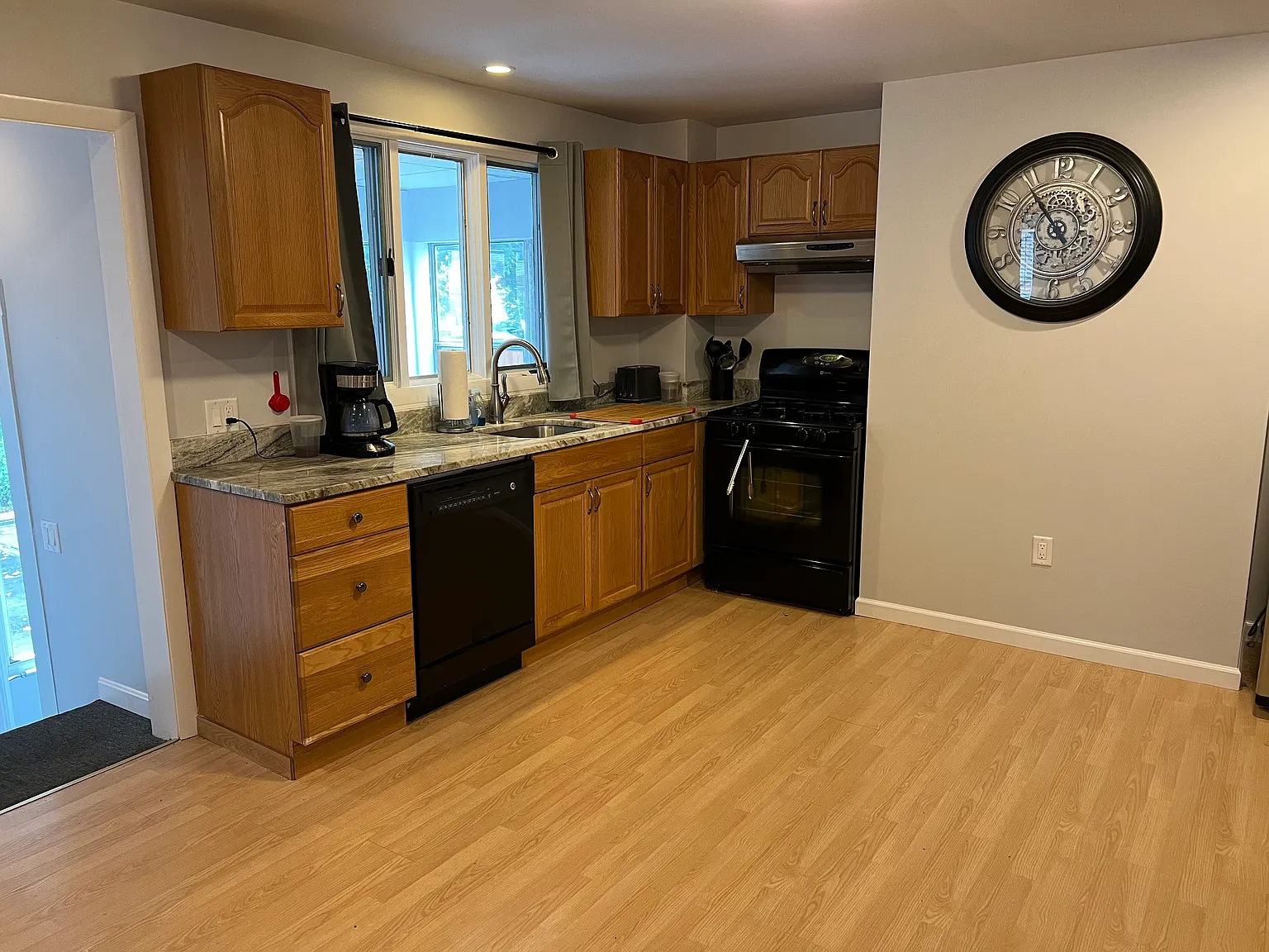 2 bed, 1182 sqft, $2,100 — Photo 2