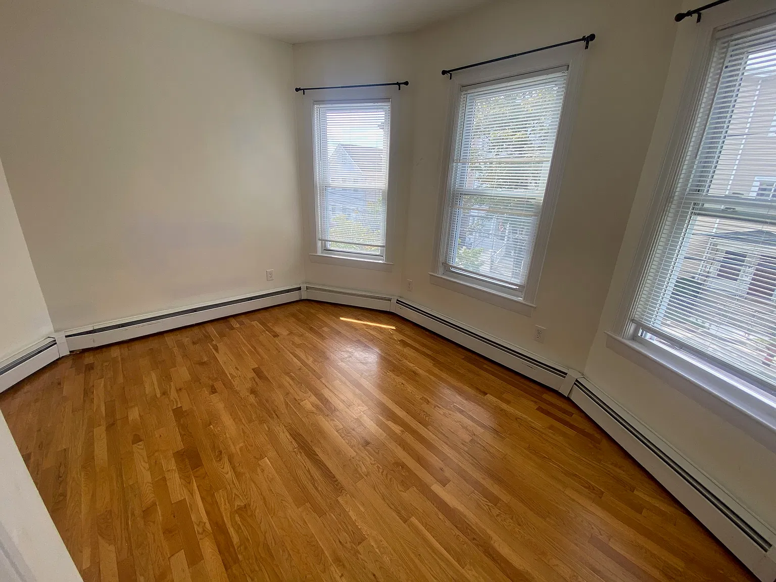 21 Rossmore St — Photo 4