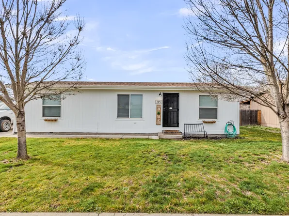 7451 Gladstone Ave, White City, OR 97503
