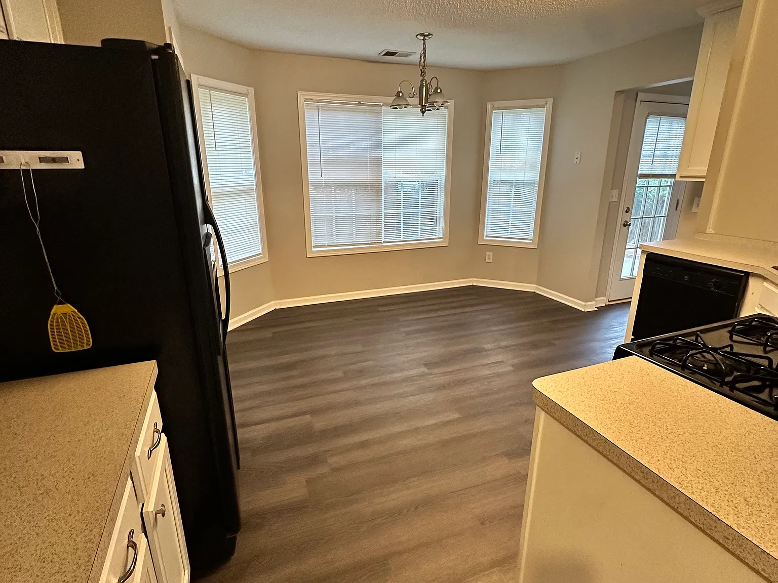14 Freedom Dr — Photo 3