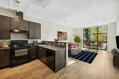 Maddox Apartments Photo 1