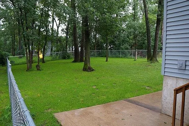 4 bed, 2472 sqft, $2,000 — Photo 3