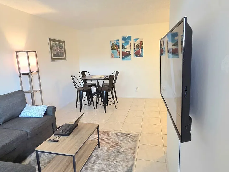 2145 Pierce St #305