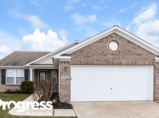 19476 Prairie Crossing Dr, Noblesville, IN 46062