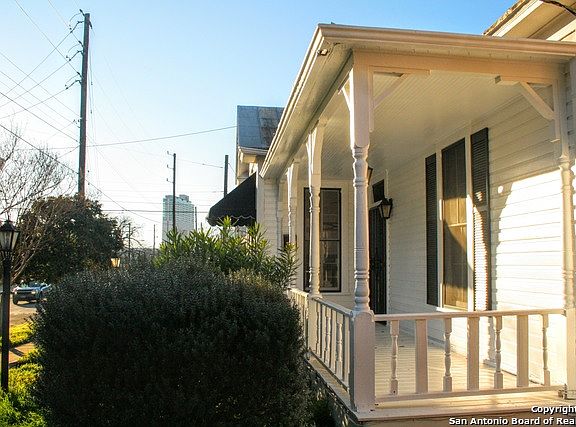 2nd image of 505 N CENTER