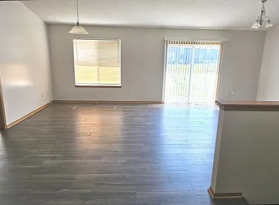 506 Stonedale Dr — Photo 2