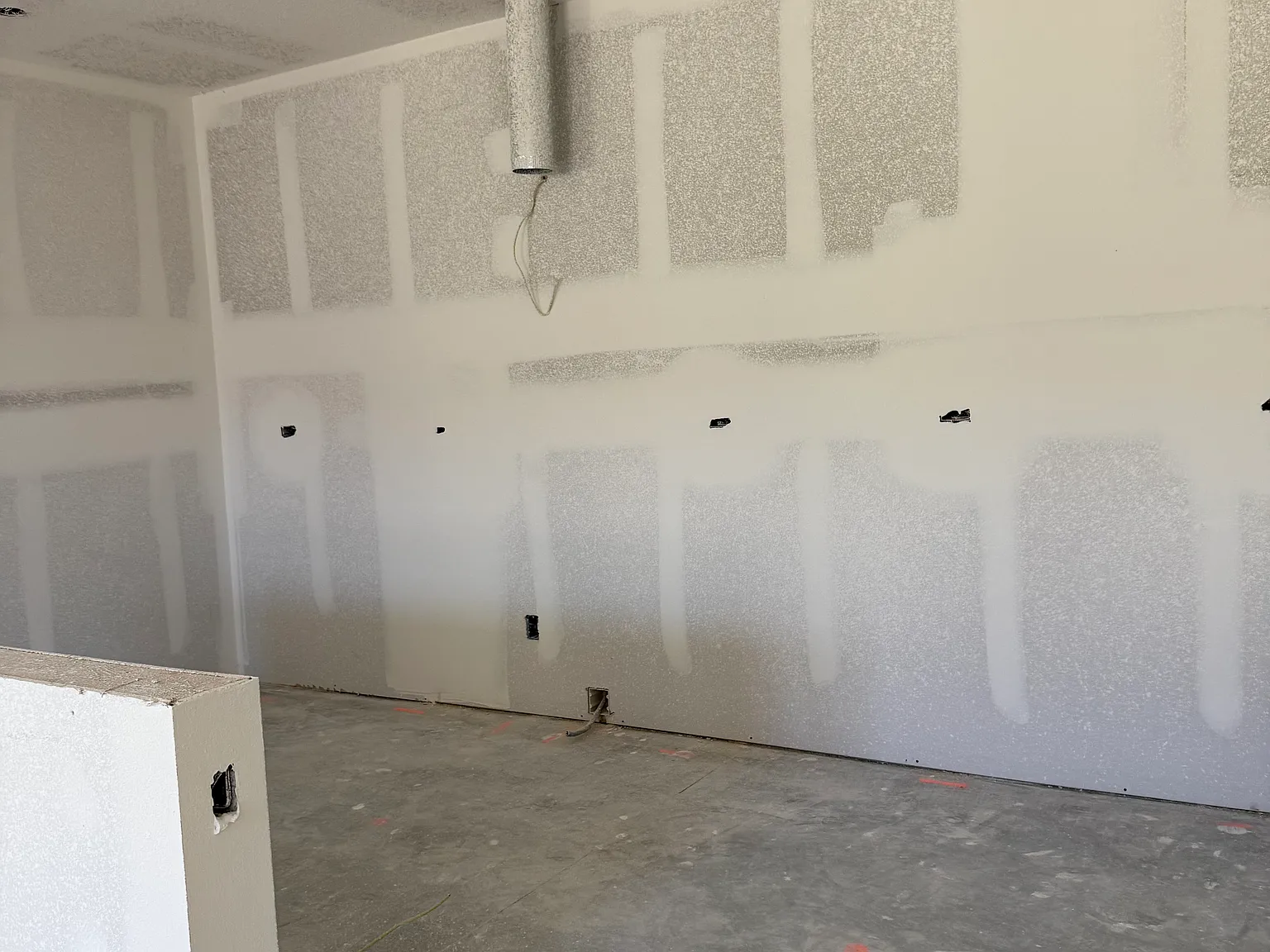 4 bed, 2070 sqft, $2,990 — Photo 2