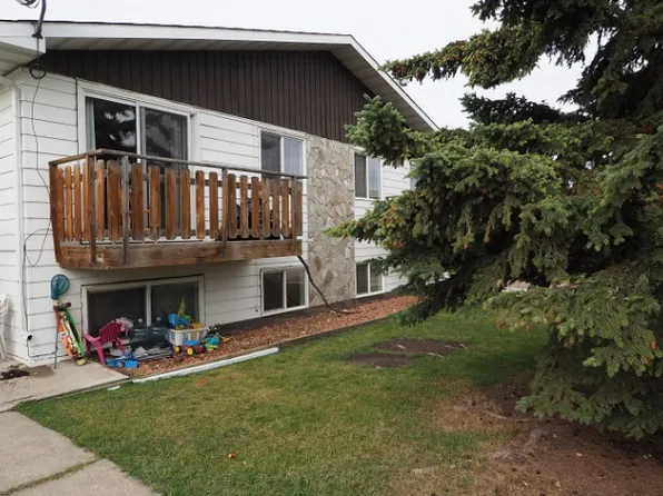 4611 48th Ave, Innisfail, AB T4G 1N5