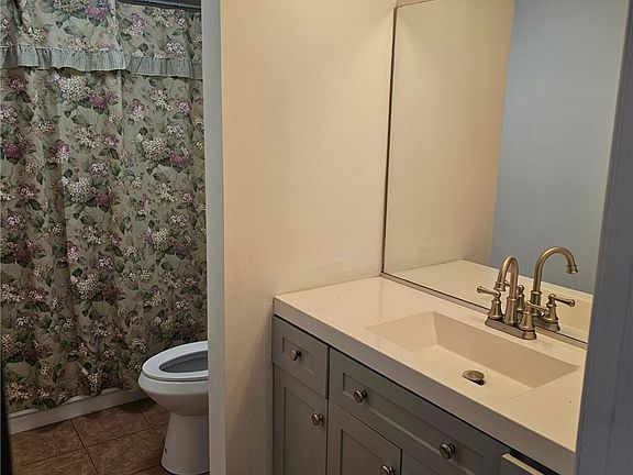 3rd image of 2160 Greentree Rd APT 606W