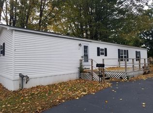29 Pleasant St, Milford, NH 03055