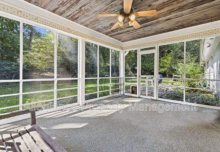 3548 N Valley St — Photo 40