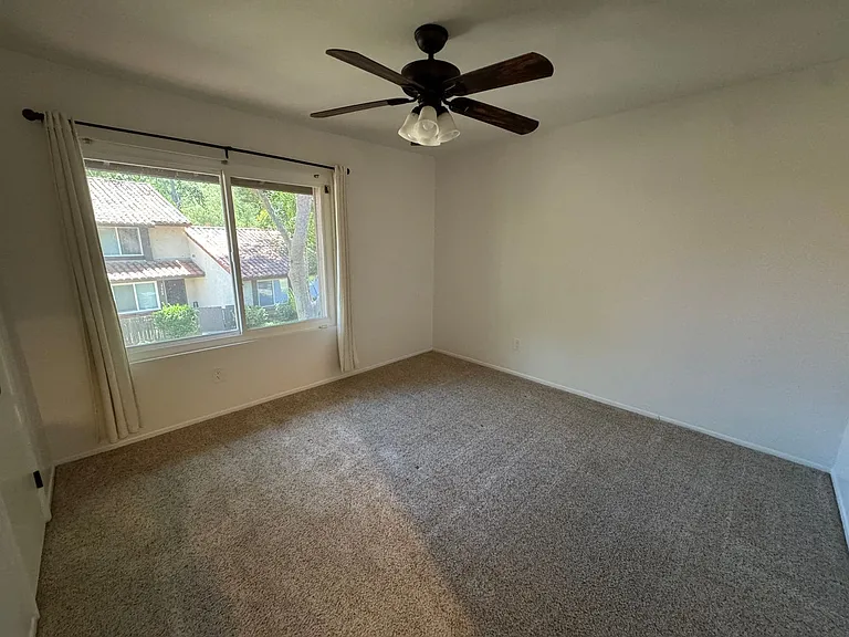 27572 Rondell St — Photo 14