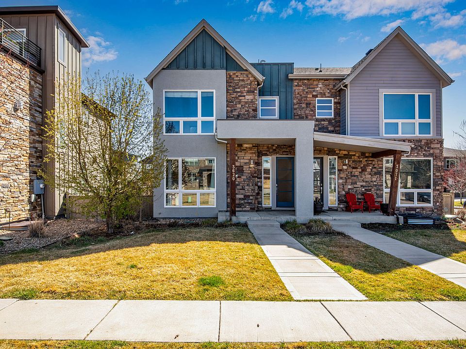 3620 Paonia is the town home on the left. Great neighbors on the right!