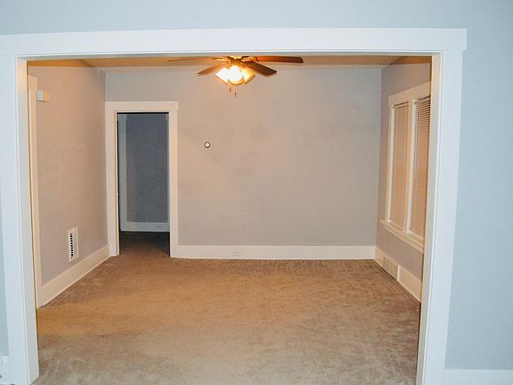 4th image of 25 Sterling Ave #2