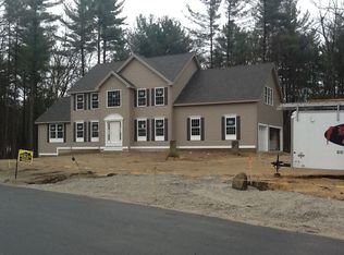 9 Field Ave, Salem, NH 03079