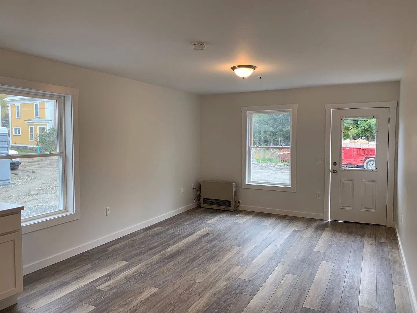 88 Upper Main Street — Photo 4