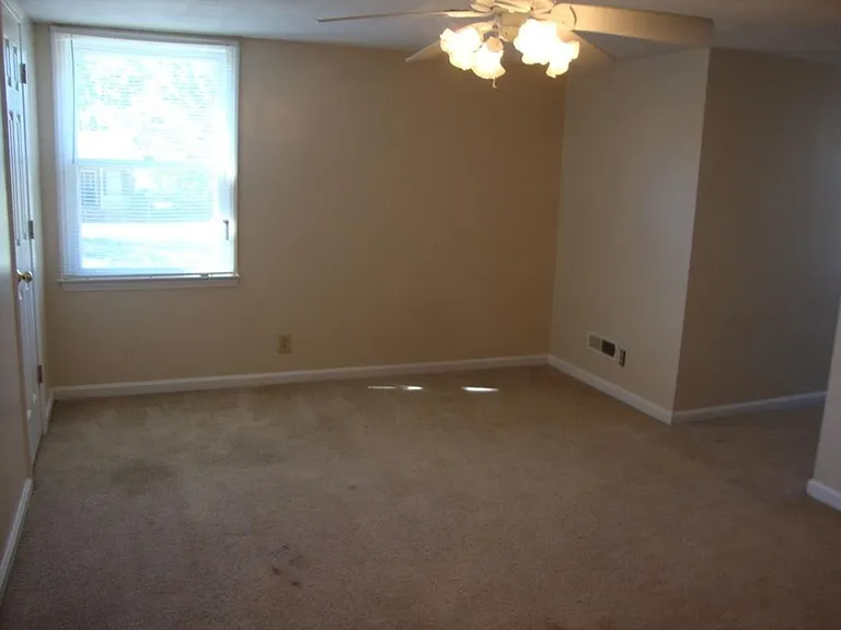 2208 Patriot Dr — Photo 7
